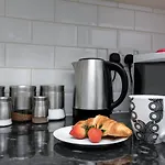Kvm - City Apartment 9 - Contractors - Town Centre By Kvm Stays