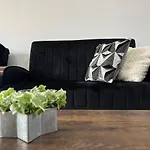 Boleyn Avenue By Incredible Stay