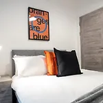 Luxe Apartments - Heart Of Peterborough - Free Parking-Gym-Cinema