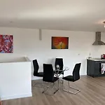 Central Newly Built 2 Bed Duplex Penthouse With Free On-Site Gated Parking, Lift Access, Self Check-In, Super Fast Wifi, Two Cathedral View Terraces & Sleeps 6
