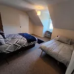 3 Bedroom Apartment 3 Doubles 1 Sofabed