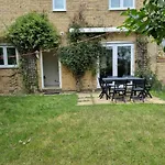 Boleyn Avenue By Incredible Stay