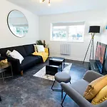 K Suites - Flat 114 Fulbridge Road
