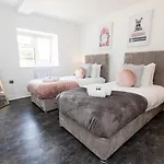 K Suites - Flat 114 Fulbridge Road