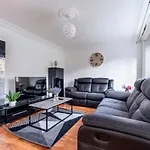Lyvelly Gardens By Incredible Stay