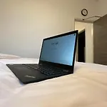 Perfect 1 Bed Apartment - Central With Parking, Wifi, Tv, Desk
