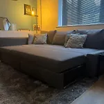 Perfect 1 Bed Apartment - Central With Parking, Wifi, Tv, Desk