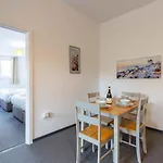 The Eldern - Spacious, Netflix, Free Parking, Close To A1