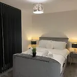 Bayard Luxe 2 Bedroom Penthouse Duplex