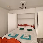 Studio For Young Professionals Needing To Stay In Peterborough