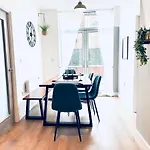 Kvm - Lavish Style Apartment - Modern 2 Bedroom Apartment In Bayard Free Parking - Kvm Lavish Style Apartment By Kvm Stays