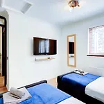 Great Location Free Parking Contractor Leisure