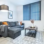 Comfortable City Centre 2 Bedroom Apartment