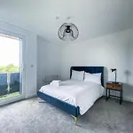 Bayard Plaza Penthouse Apartments