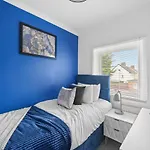 Nomastay Contractors, 3 Bedrooms, 4 Beds, 1 Sofabed, Parking On Driveway, 5 Mins To The A47, 5-10 Mins To The Supermarkets, B&Q, Gym, Pub, Costa, Wendys
