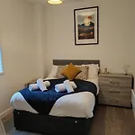 404 Bayard Plaza 2 Bedroom Apartment With Outside Terrace