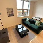 Opp Peterborough - High End 2 Bed 2 With Secure Parking! Big Savings Booking 4 Nights Or More!