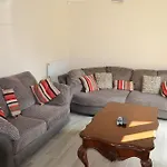 The Iris House Is Close To City Centre And Is Ideal For Tourists, Visiting Family Members Or Work Related Activities Including Contractors
