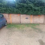 1 Bedroom House With Garden And Off Road Private Parking