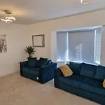 Brand New Entire 4-Bed House In Peterborough