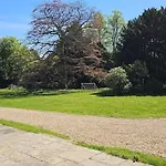 Russell Hill Manor