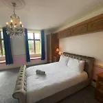 Russell Hill Manor