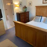 Beautiful Private Room With Kingsize Bed And Large Private En-Suite