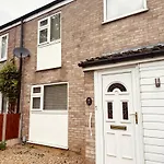 Stylish 3 Bed In Peterborough