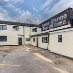 The Lincoln Suites Near The Train Stationwhole