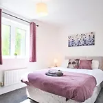 St Kats Mews 4 Bed With Parking