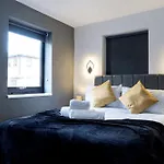 Franchise House Apartments - Free Parking & Wifi - Contractor Friendly - Long Stays Welcome