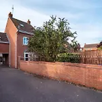 Spacious, 3 Bedroom, 3 Bath, Sleeps 7