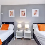 Comfortable & Convenient 3 Bedroom House - Perfect For Contractors And Leisure Guests - Sleeps Up To 5