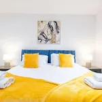 Perfect For Contractors And Leisure - Close To City Centre Apartment - Sleeps Up To 5