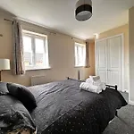 Luxurious Stay, Spacious & Chic