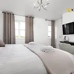 Super King Suite Large 3 Bed Amenities Long Term