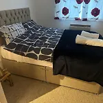 Cosy Flat Near City Centre