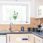 Spacious 4 Bedroom House Convenient Location By Trinity Stays Short Lets & Serviced Accommodation Peterborough