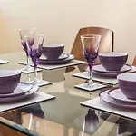 Shelton House Apartment