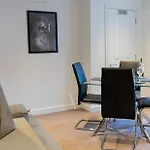 Stylish 2 Bed Apartment, Stunning City Centre Location, With Free Secure, Gated Parking On-Site & Private Wifi, With Private Entrance & Courtyard Garden & Highly Rated