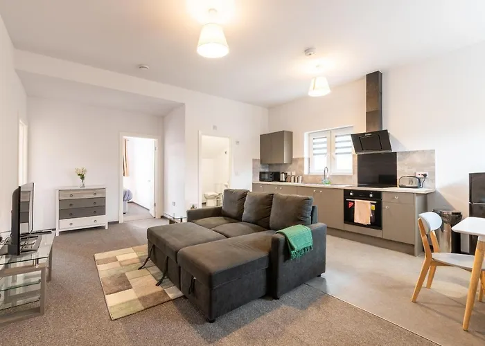 The Eldern - Spacious, Netflix, Free Parking, Close To A1