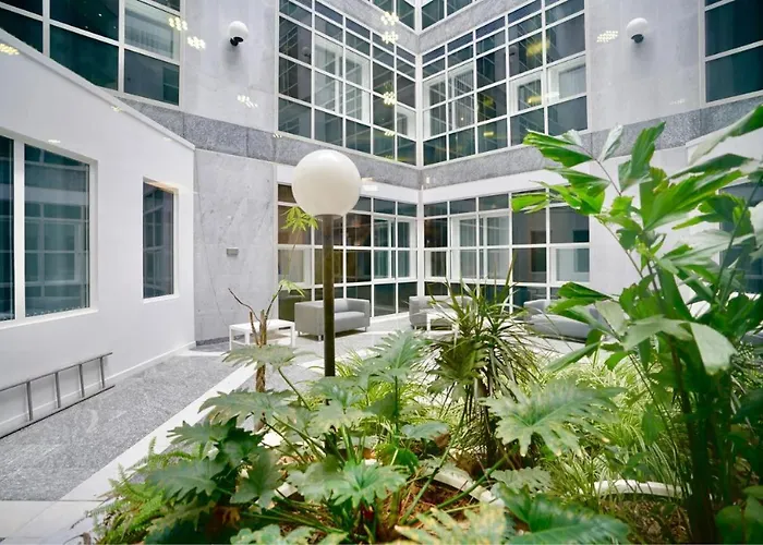 Bayard Apartments - 2 Bed Apartment Contractors Welcome
