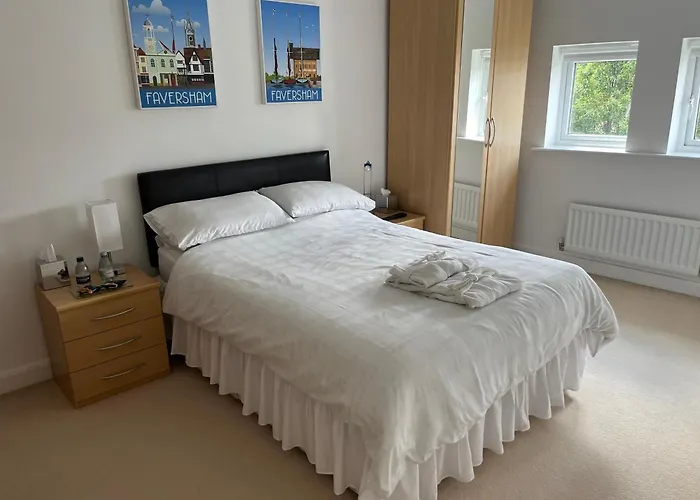 Hampton Vale, Peterborough Lakeside Large Double Bedroom With Own Bathroom