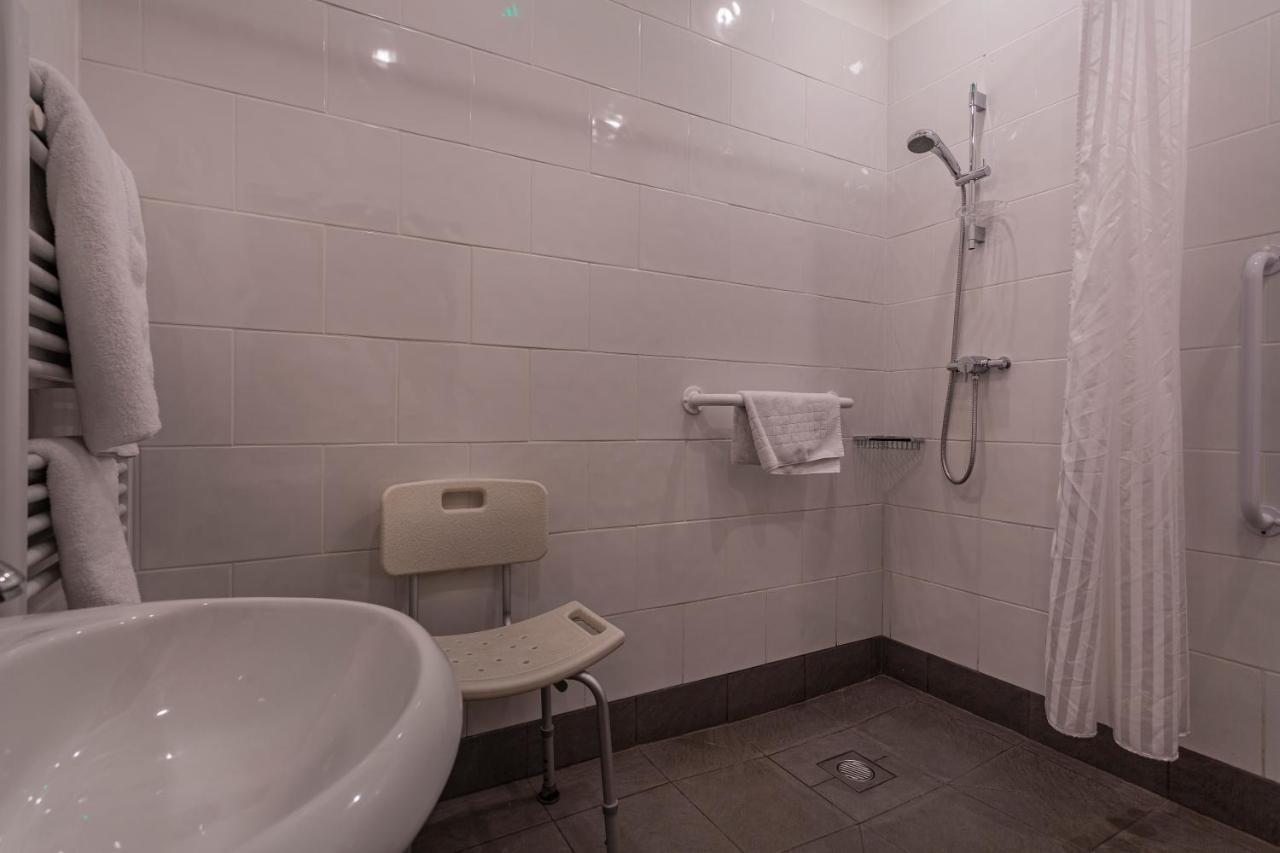 The Bell Inn, Stilton, Cambridgeshire Hotel 4*