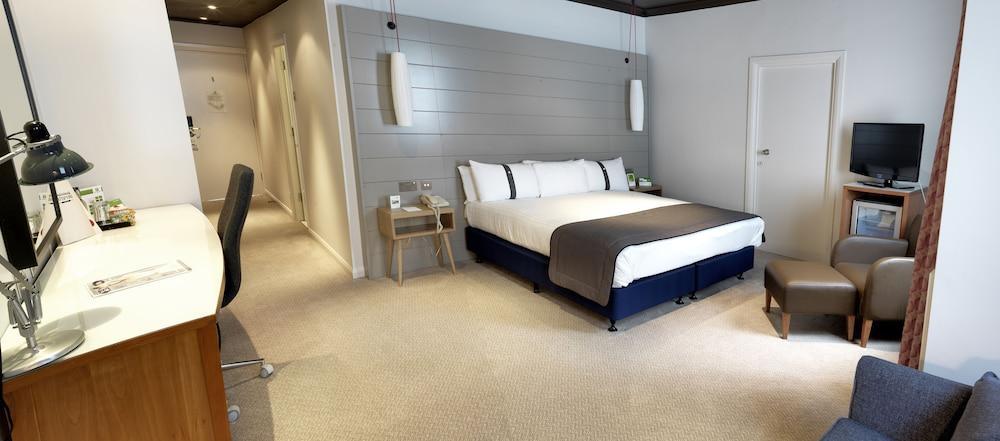West By Ihg 4*
