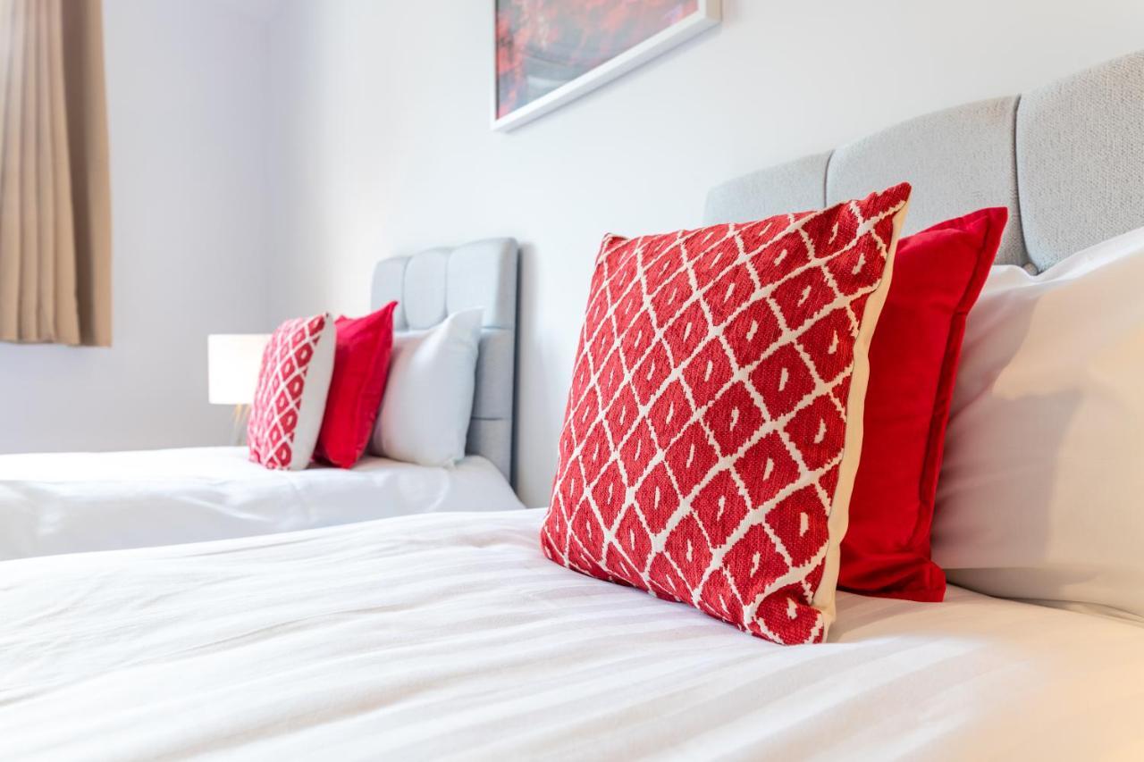 Apartment The Eldern - Spacious, Netflix, Free Parking, Close To A1 *