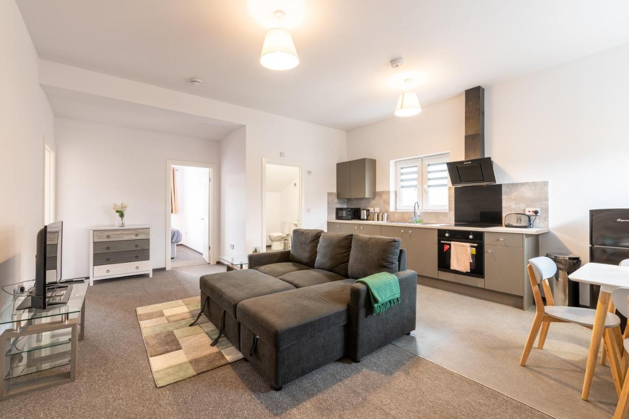 The Eldern - Spacious, Netflix, Free Parking, Close To A1 Apartment