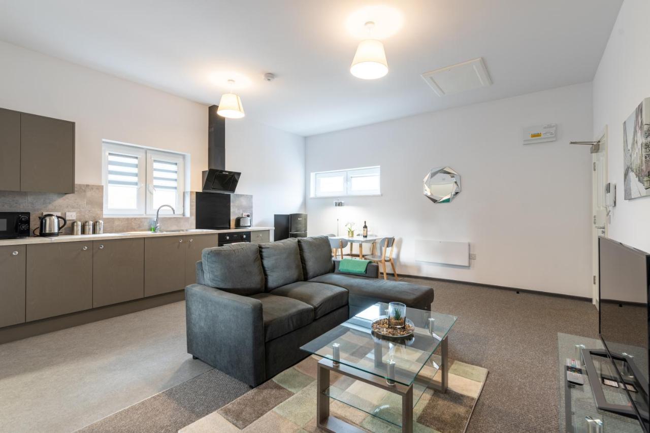 The Eldern - Spacious, Netflix, Free Parking, Close To A1 *