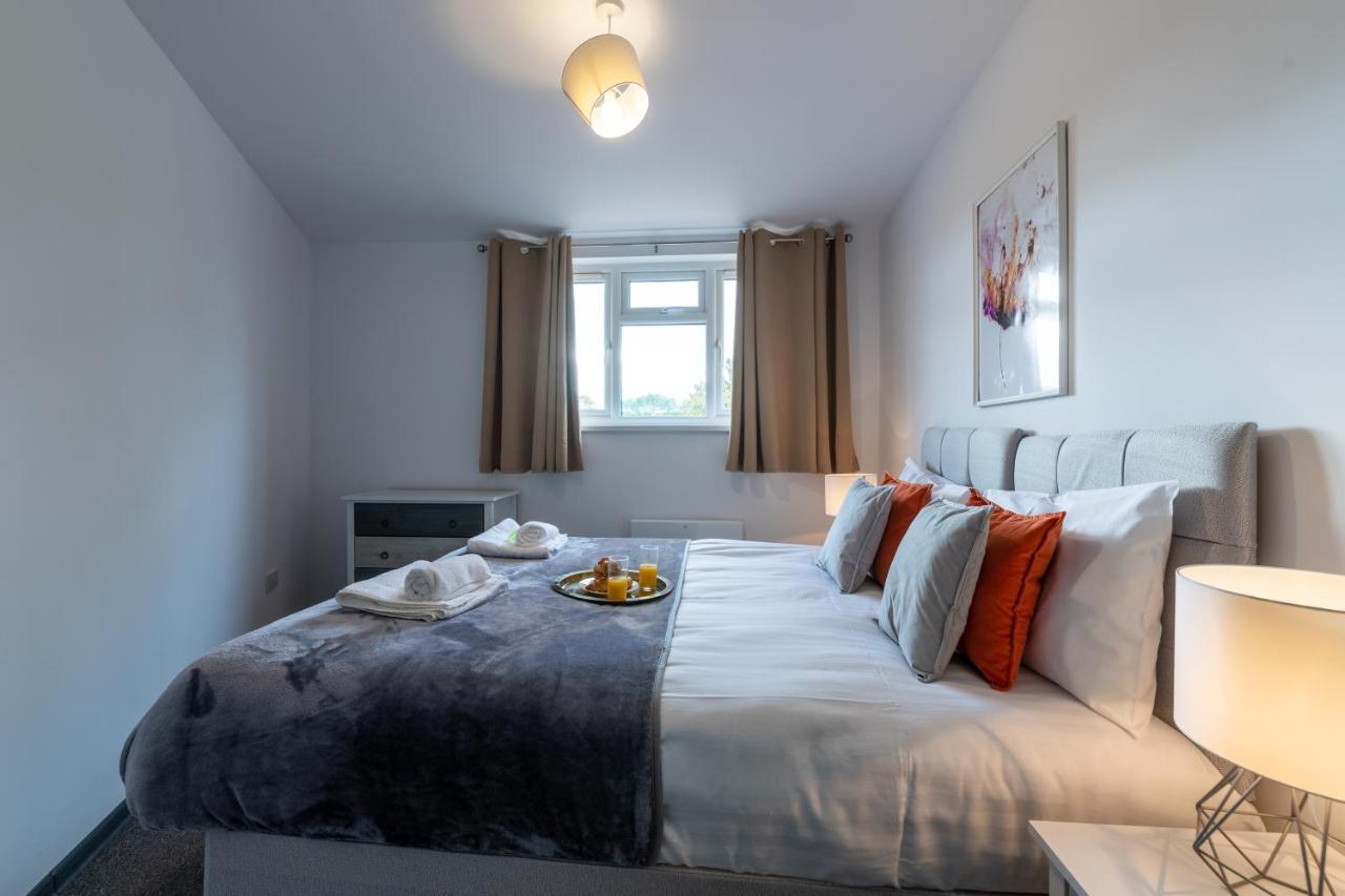 The Eldern - Spacious, Netflix, Free Parking, Close To A1 Apartment
