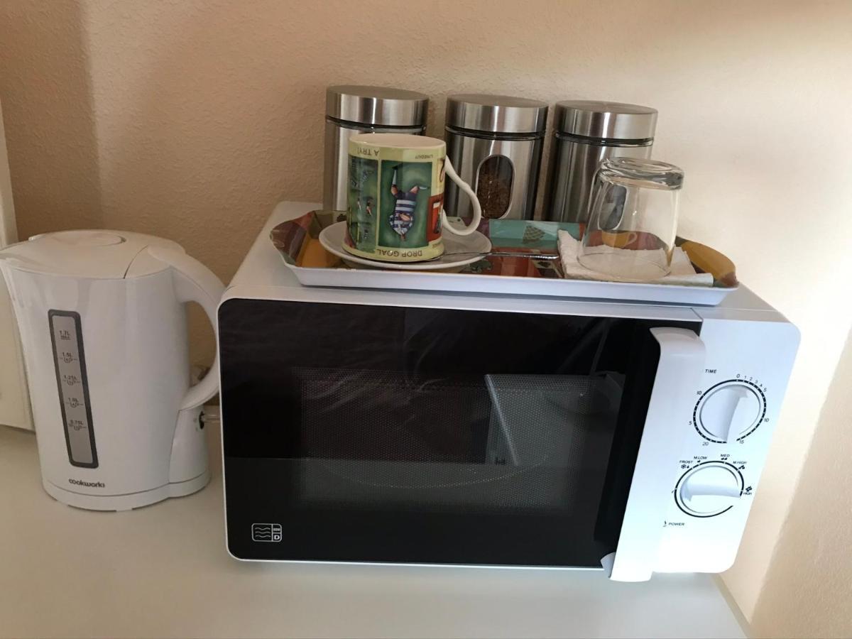 Guest house Quiet, Spacious Double Bedroom! Peterborough